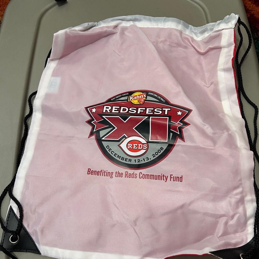 Various Cincinnati Reds Drawstring backpacks - Picture 5 of 6